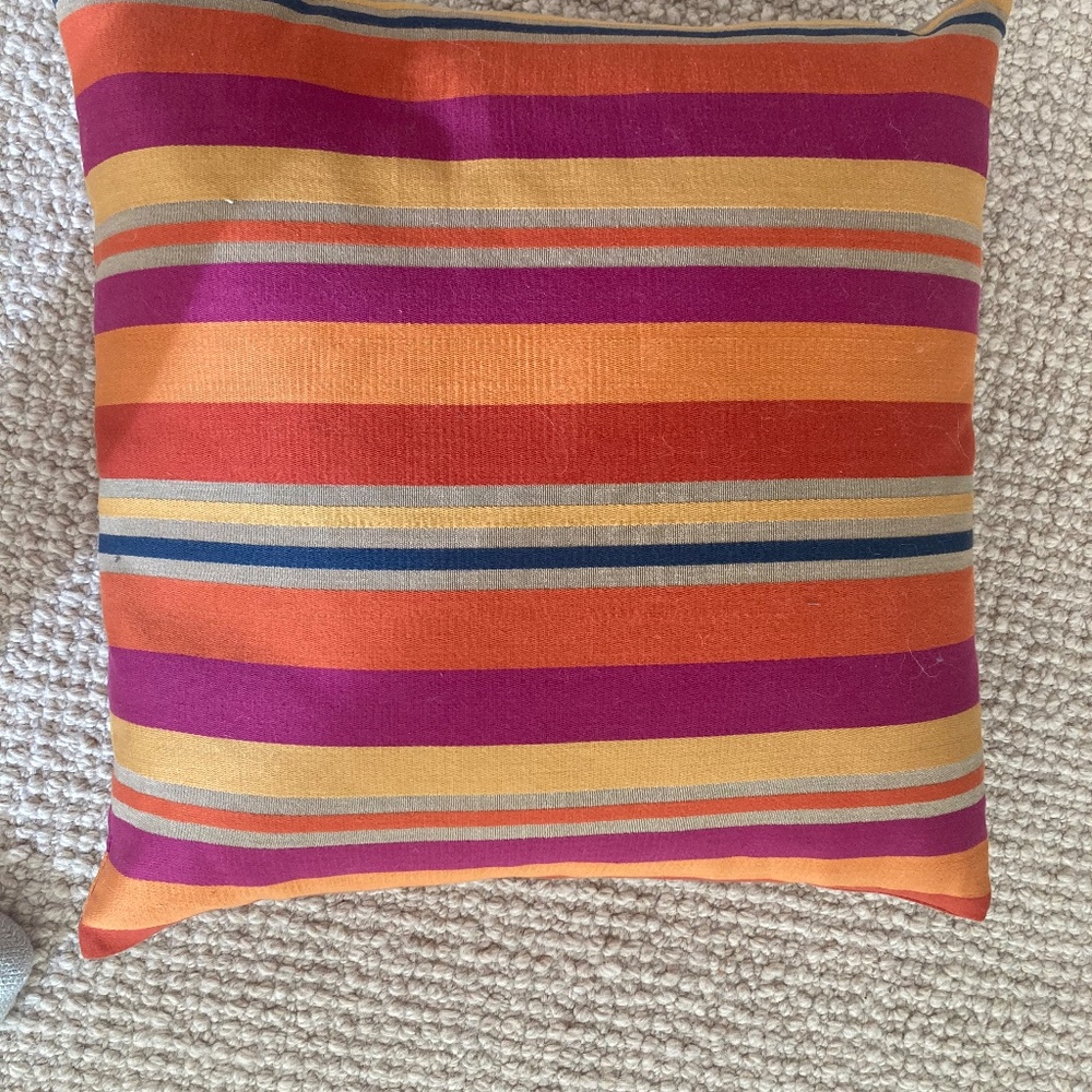 throw pillow